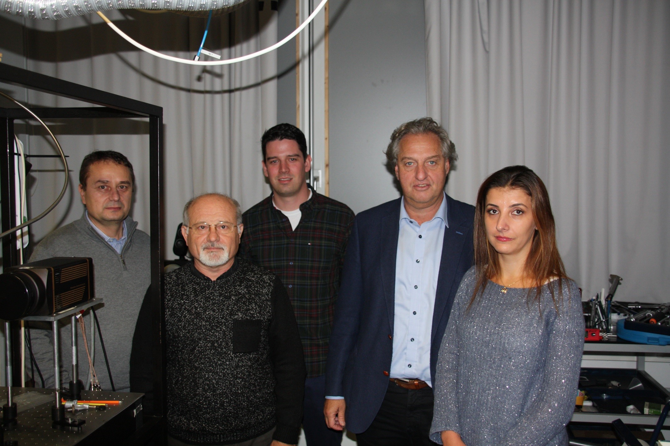 A photo with Prof. Dr. Dieter BRÜGGEMANN (second from right) is also shown(02b. Training 1_Bayreuth_10-21.10.'16.JPG)